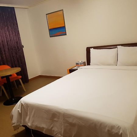 Crystal Motel 江陵市 外观 照片